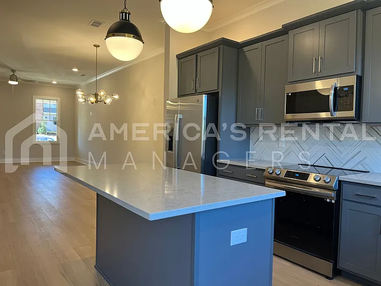 4826 Silas Ave — Photo 9