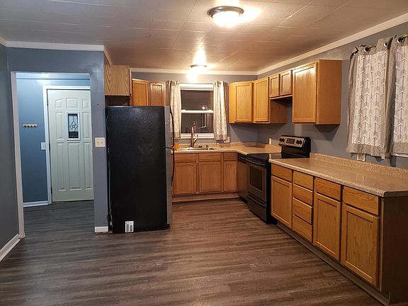 2nd image of 305 Park Ave