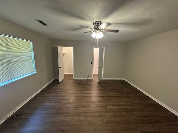 4th image of 2708 McMillan Dr