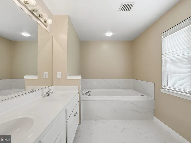 6355 Willowfield Way — Photo 35