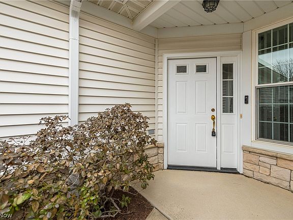 4th image of 33136 Fairport Dr