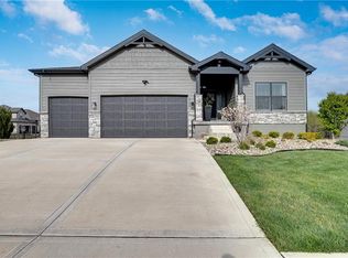 2103 NW Killarney Ln, Lees Summit, MO 64081