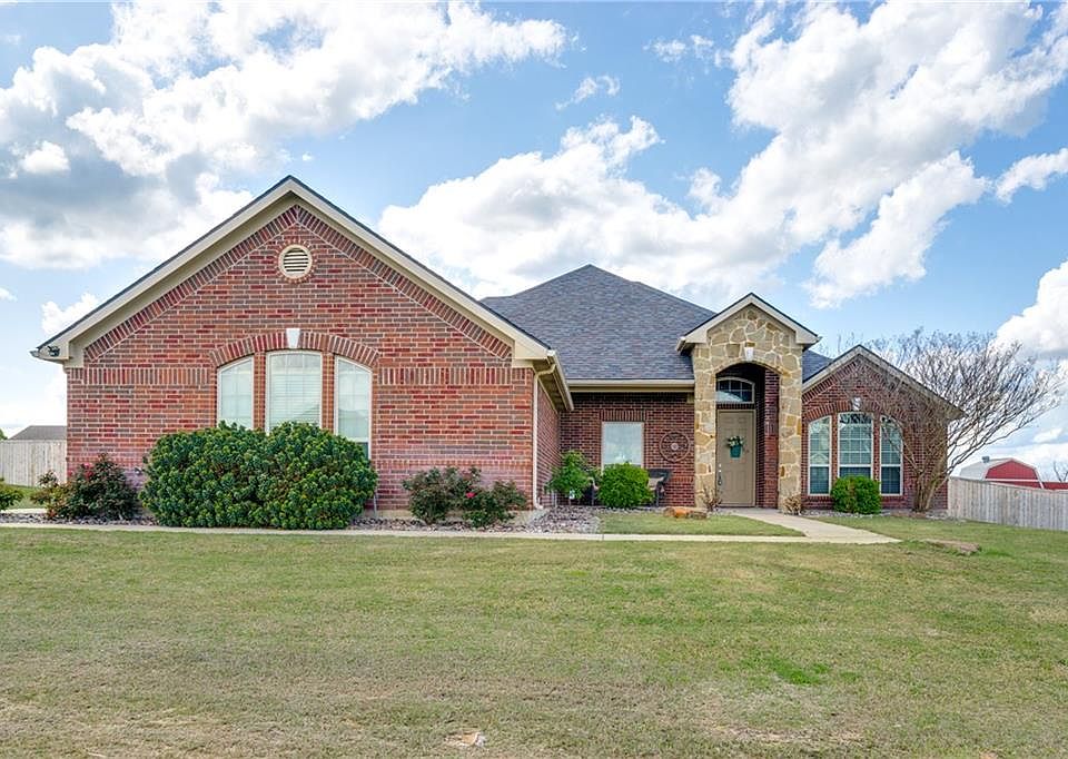 1st image of 141 Pepperbush Ln