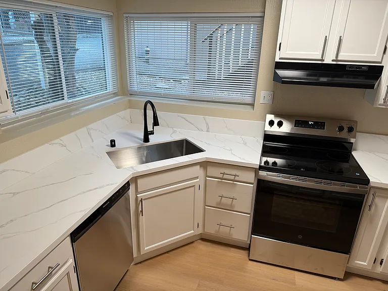 1010 Figueroa St #2 — Photo 4
