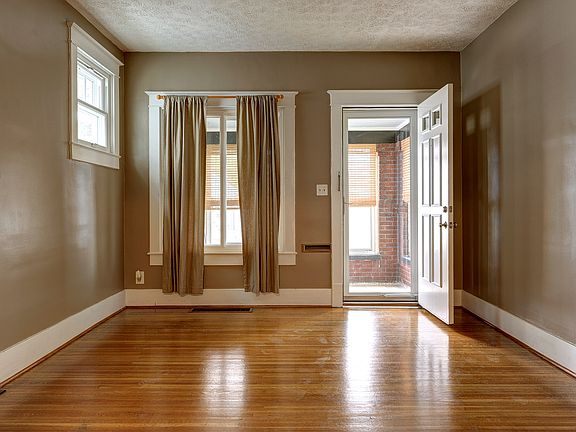 4th image of 2352 Alexander Ave