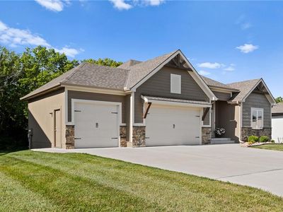 811 W Shawhan Pkwy, Lone Jack, MO, 64086