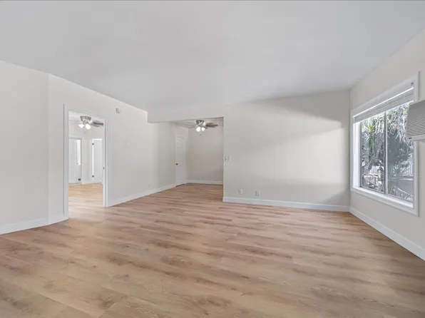 11661 Erwin St, North Hollywood, CA
