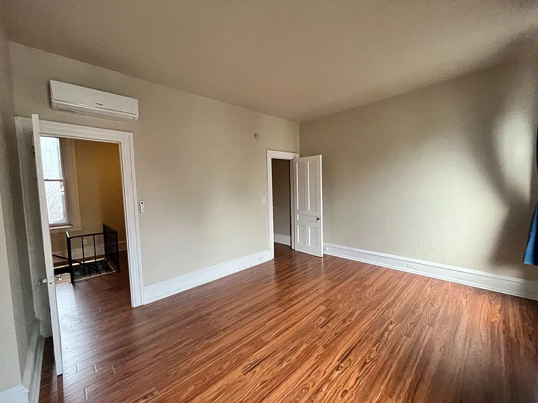 252 S 23rd St #1F — Photo 9