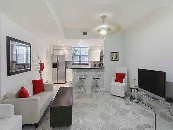 2nd image of 836 Pennsylvania Ave APT 2B