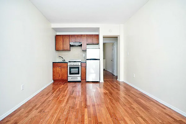 Rented by Ledvech Group | media 7