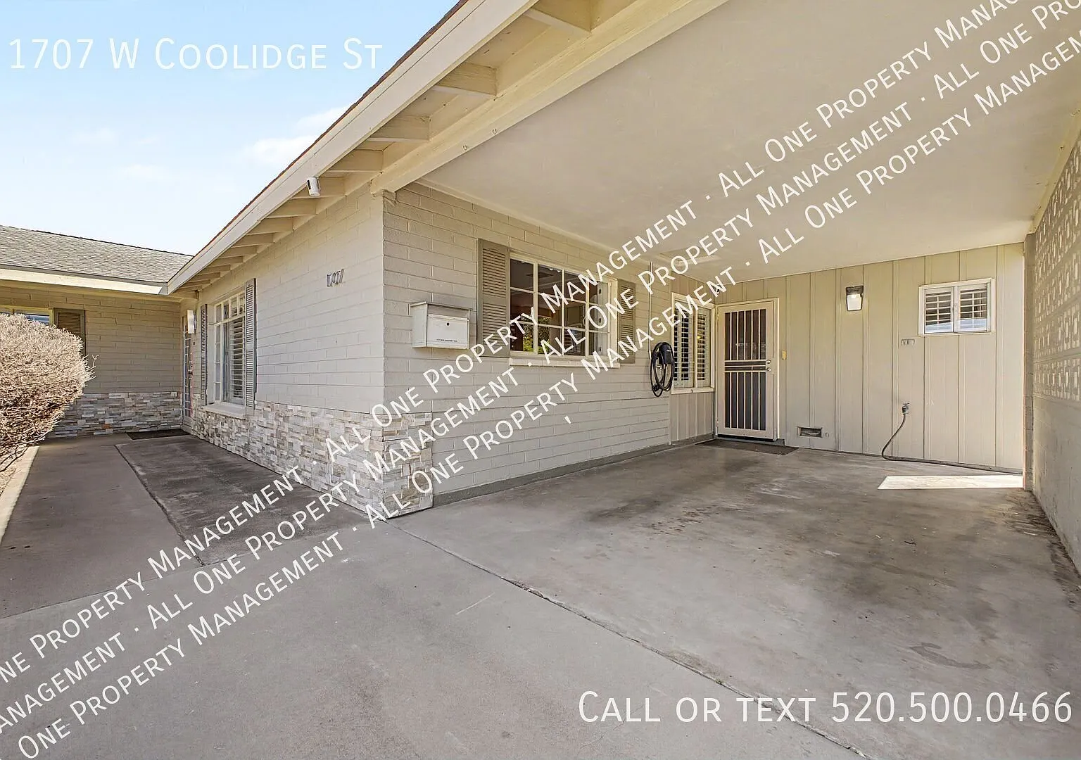 Spacious Central Phoenix Home with EV Charging & Incredible Backyard! — Photo 4