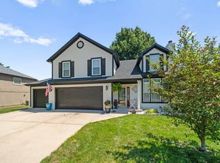 5747 Meadowsweet Ln, Shawnee, KS 66226