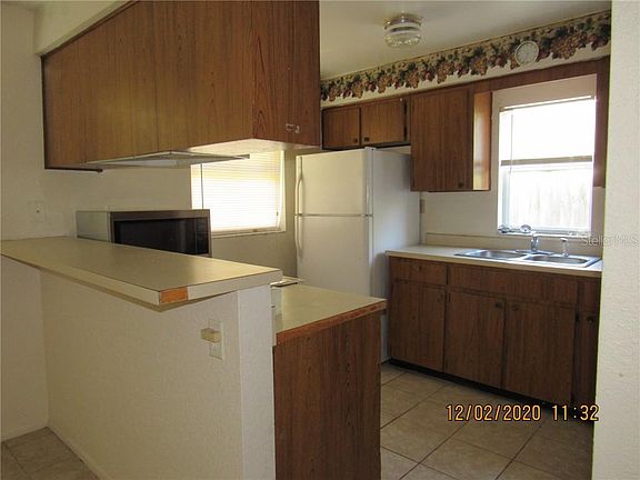 2nd image of 1332 Scott Cir
