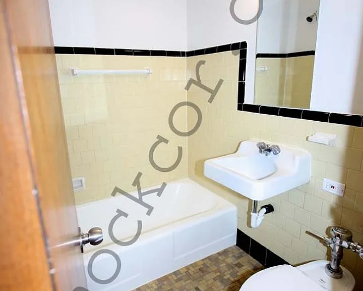1531 Leyden St — Photo 9