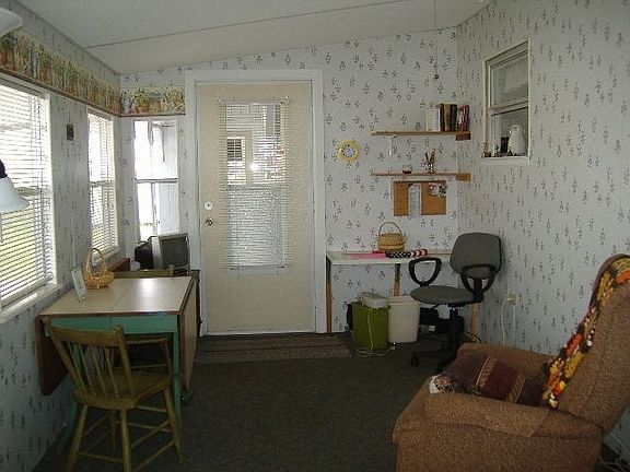 4th image of 303 Jean Ave