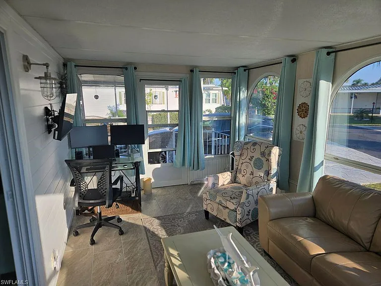 114 Elise Dr — Photo 36