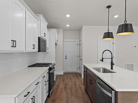 7th image of this home