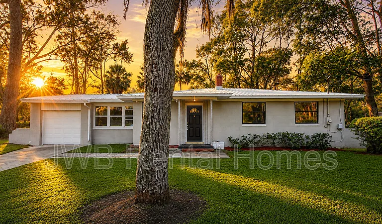 1526 Ribault Scenic Dr — Photo 1