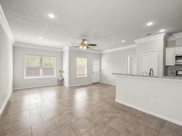 4907 Leamathew St — Photo 13