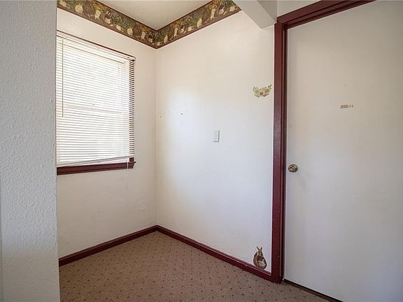 5th image of 1103 E Herold Ave