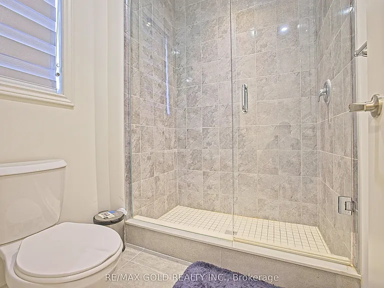 19 Marigold Blvd — Photo 39