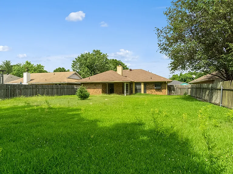5602 Pampus Ln — Photo 7