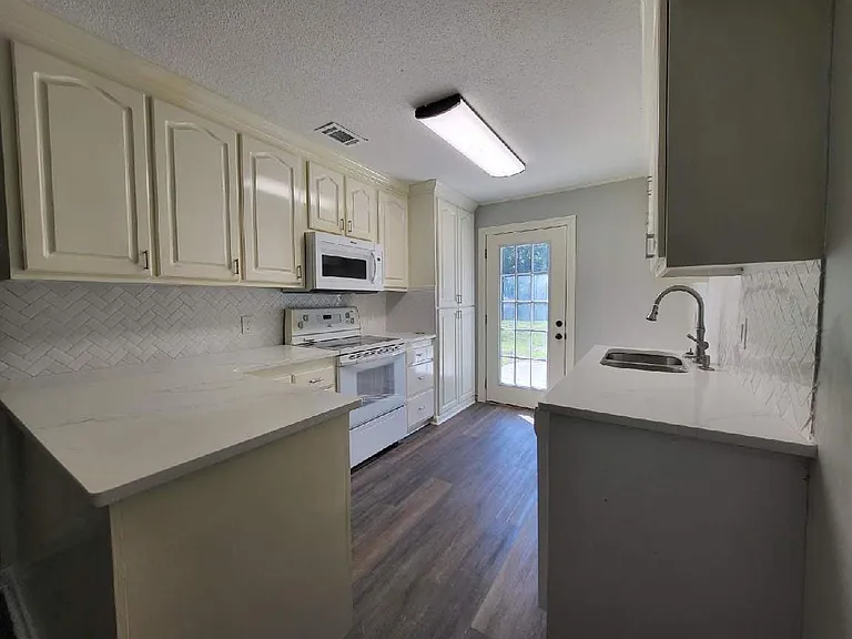 24 Hiwanee Dr — Photo 4