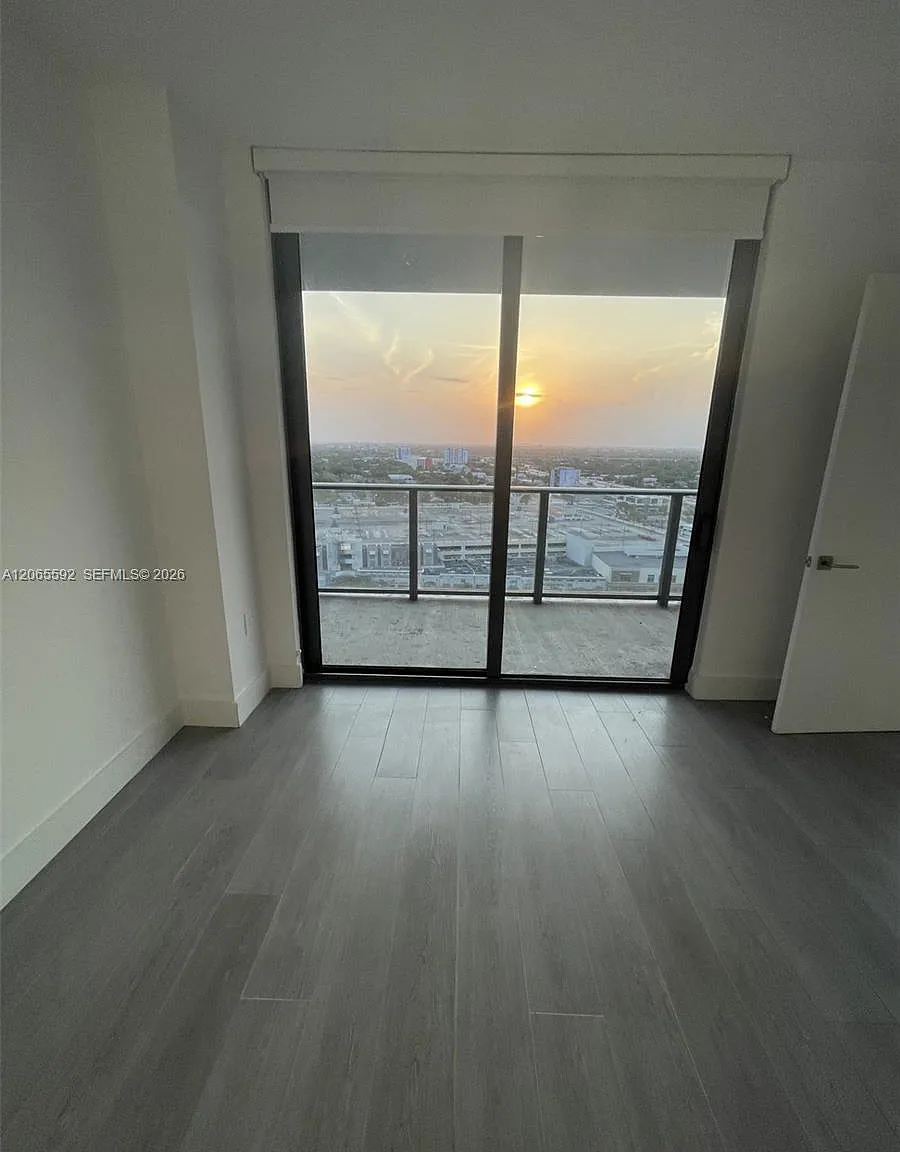 3401 Midtown Condo — Photo 4
