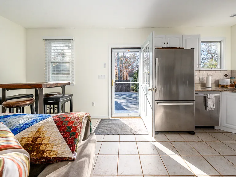 46 Edmar Rd — Photo 8