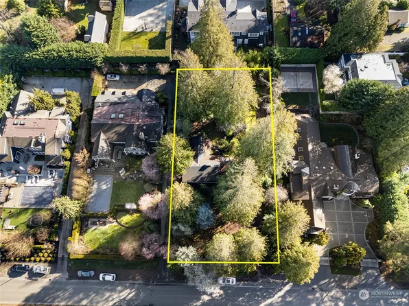 3822 92nd Avenue NE, Yarrow Point, WA 98004