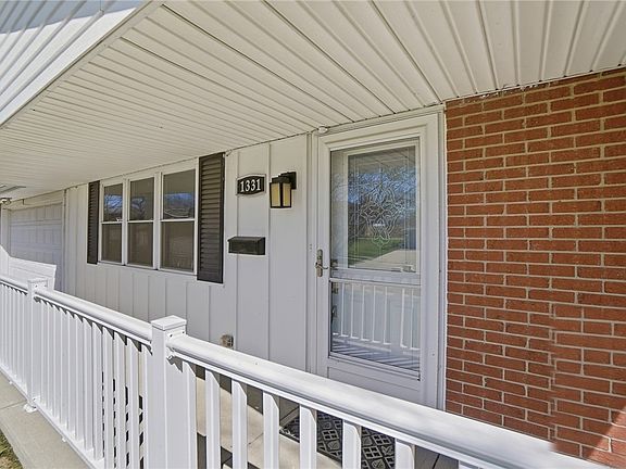 4th image of 1331 Horizon Dr