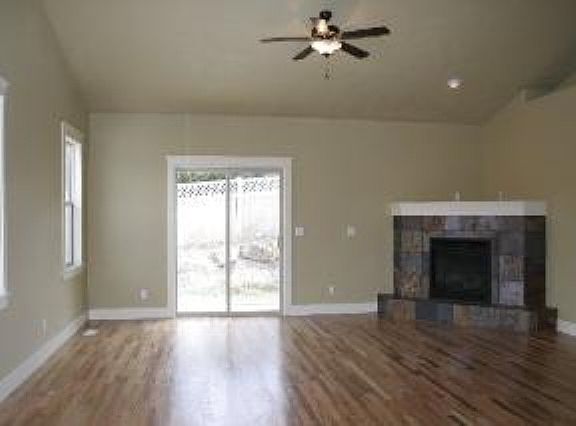 3rd image of 2528 White Tail Ct