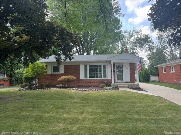 1696 Hazel St, Birmingham, MI 48009