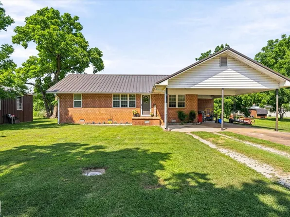 610 W Pine St, Walnut Ridge, AR 72476