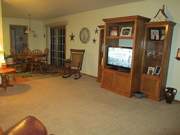 5th image of 302 Woodland Ct
