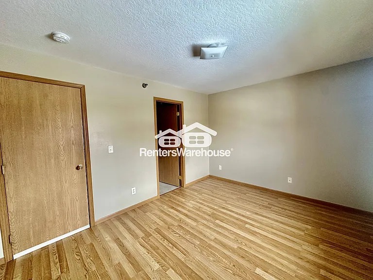 5924 Sutton Pl #10 — Photo 23