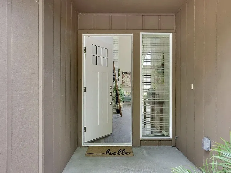1828 Oak Leaf Dr — Photo 4
