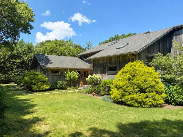19 Llewellyn Way, Edgartown, MA 02539