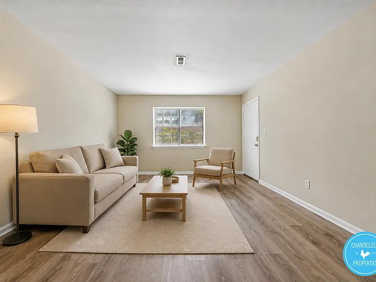 508-512 East Harden Street — Photo 5