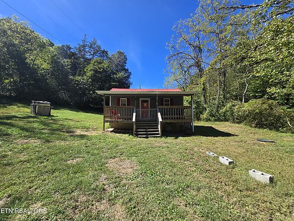 3rd image of 131 Ely Hollow Rd