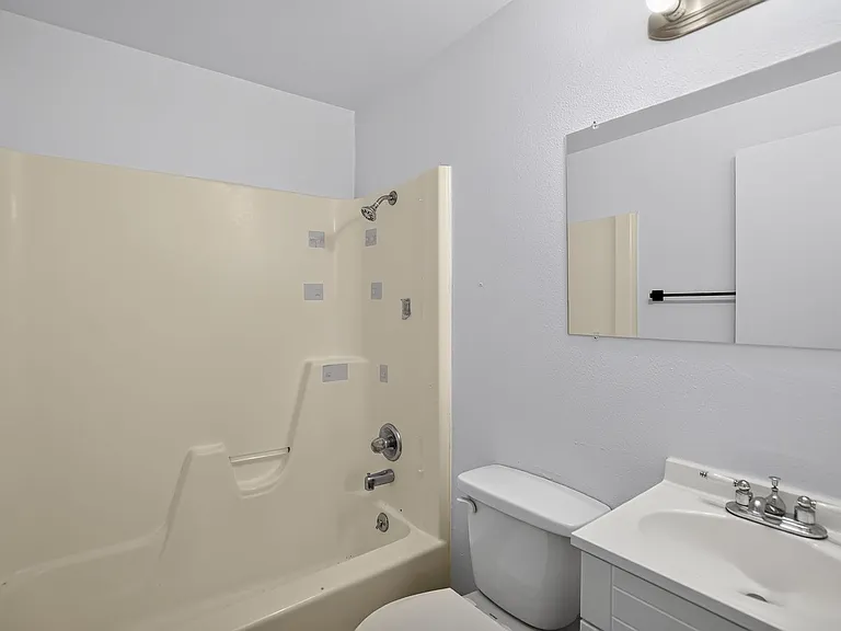 2114 A St #4 — Photo 11