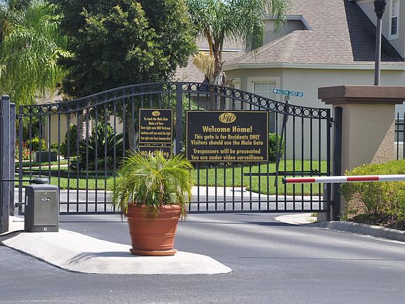 4th image of 2541 Black Lake Blvd