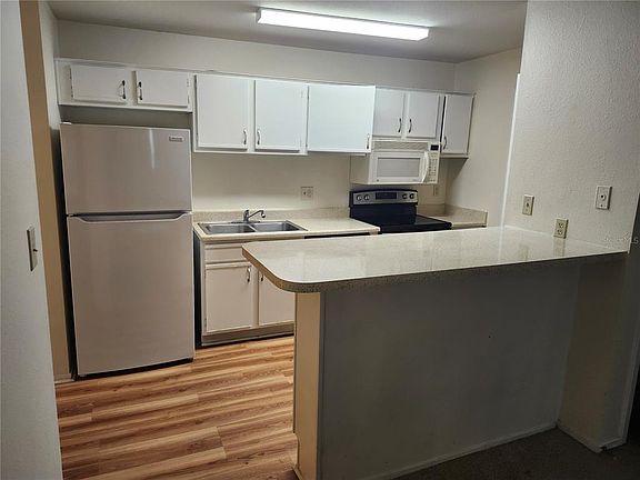 5th image of 1400 Gandy Blvd N Unit 116