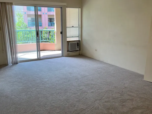 1090 Ala Napunani St APT 205, Honolulu, HI 96818