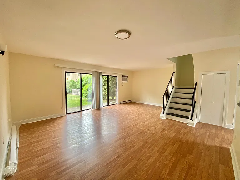 59 Hudson Heights Dr — Photo 10