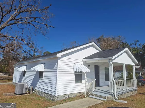 15 Victor St, Hazlehurst, GA 31539