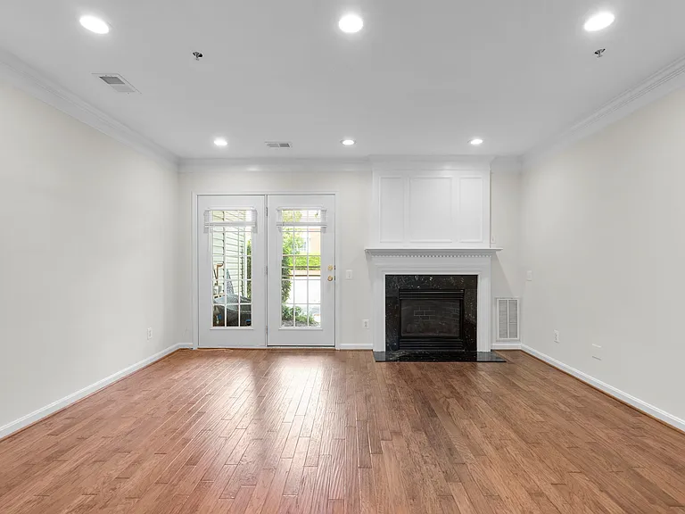 233 Jay Dr #93 — Photo 8