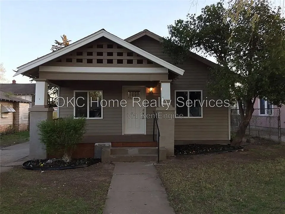 2236 NW 11th St