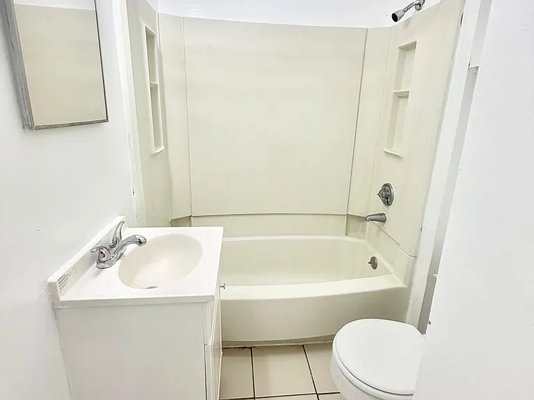 292 Elm St #6 — Photo 4