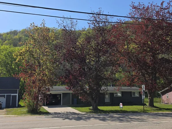 1240 N Main St, Altura, MN 55910